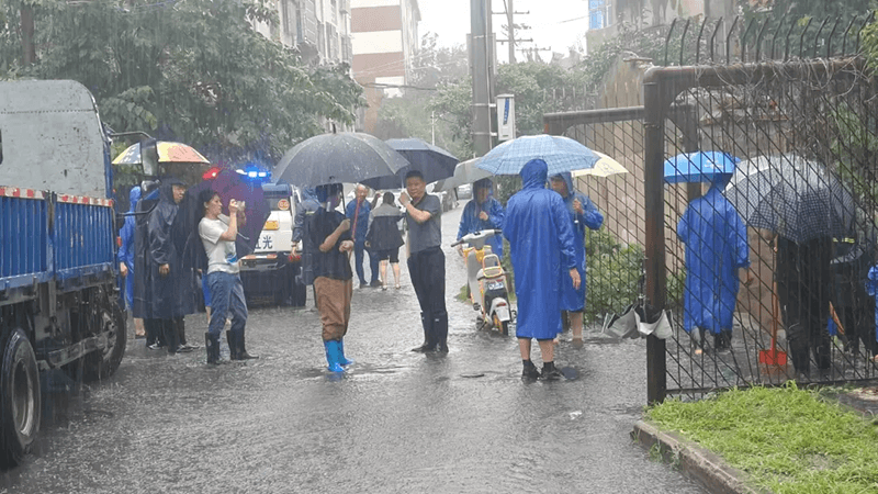 中保恒杰：退役军人志愿服务队筑起防汛“红色堤坝”
